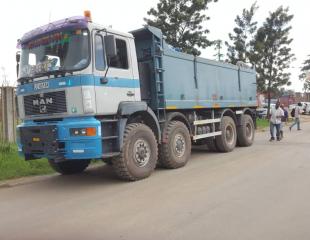 Camion MAN 8x8 30 tonnes 45000$ à débattre légèrement